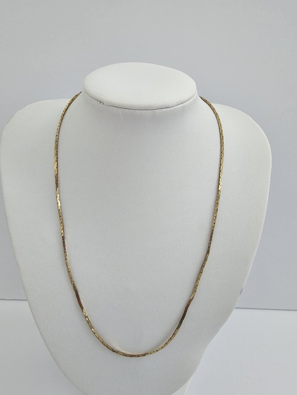 Vintage 90s Minimalism Gold Tone Flat Chevron Herringbone Chain Choker Necklace